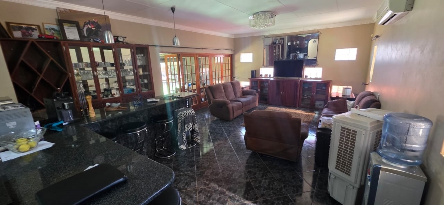 5 Bedroom Property for Sale in Wilkoppies North West
